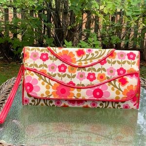 Vera Bradley floral wristlet